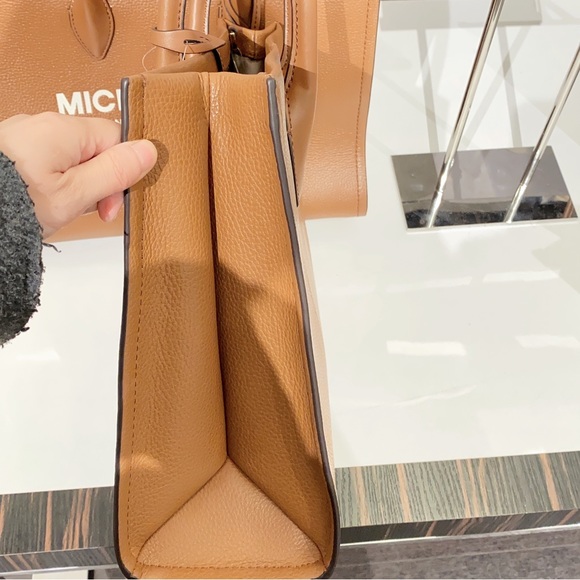 Michael Kors Mirella medium tote crossbody - Picture 6 of 10